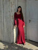 Robe Longue Ajustée à Manches Évasées