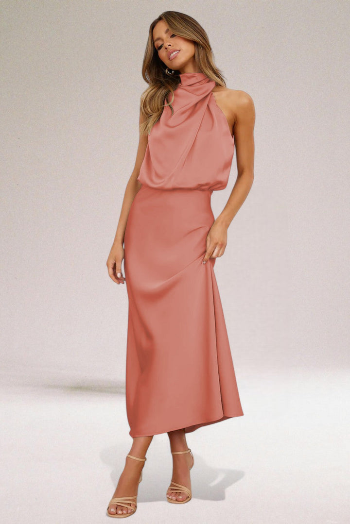 Robe Longue Drapée à Col Montant Sans Manches