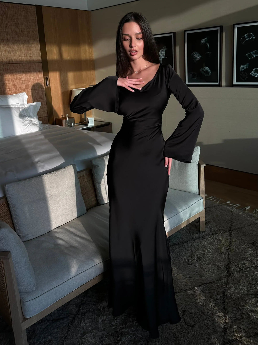 Robe Longue Ajustée à Manches Évasées