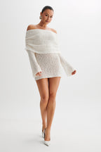 Robe Courte Pailletée à Épaules Dégagées