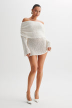 Robe Courte Pailletée à Épaules Dégagées