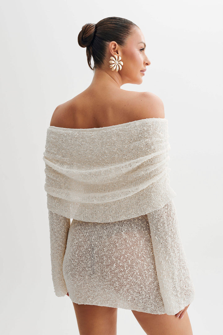 Robe Courte Pailletée à Épaules Dégagées
