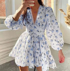 Robe Courte Fleurie à Col V et Jupe Plissée