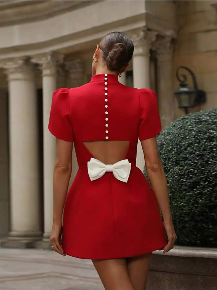 Robe Courte à Manches Bouffantes et Dos Découpé