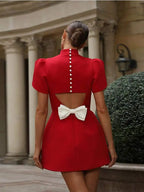Robe Courte à Manches Bouffantes et Dos Découpé