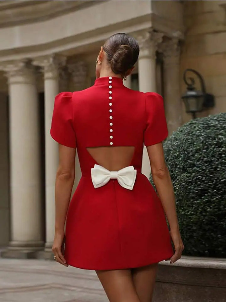 Robe Courte à Manches Bouffantes et Dos Découpé