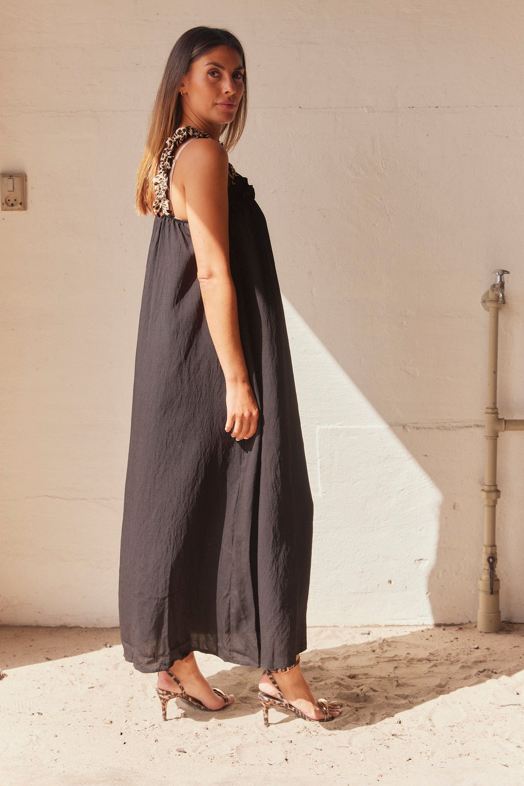 Robe Longue Fluide à Bretelles Perlées