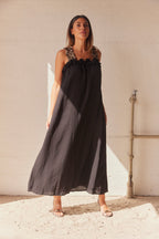 Robe Longue Fluide à Bretelles Perlées