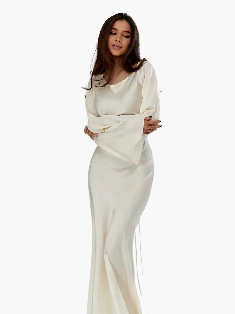 Robe Longue Ajustée à Manches Évasées