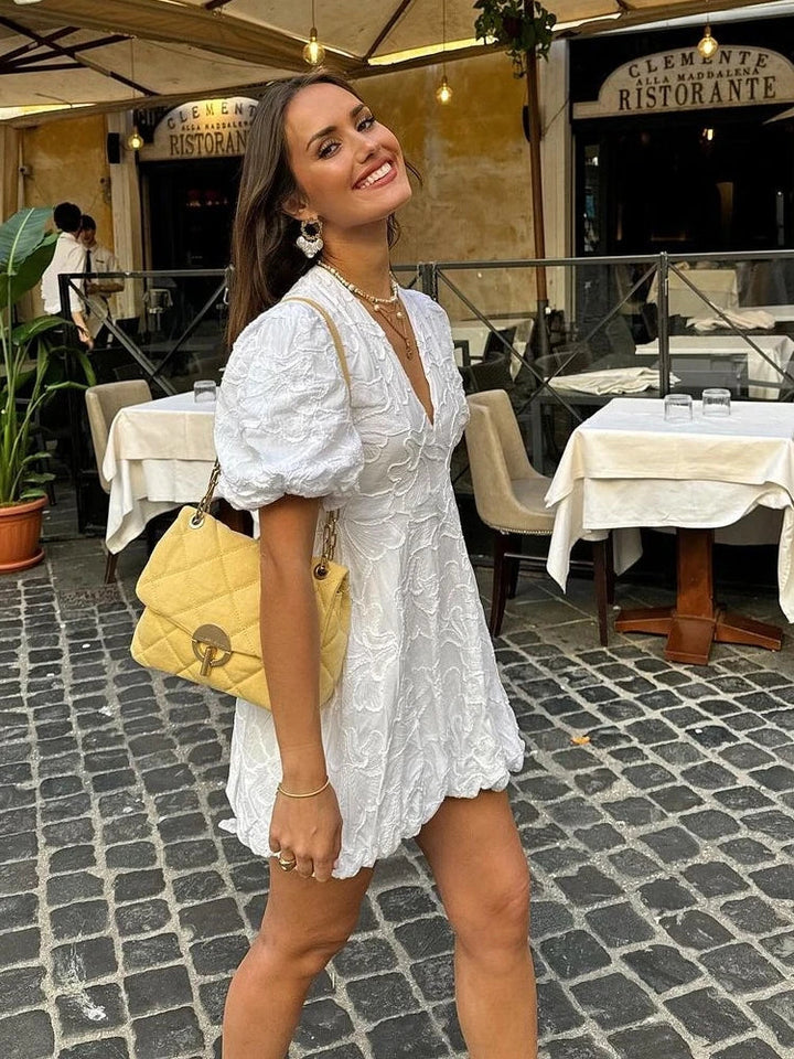 Robe Courte Brodée à Col V et Manches Bouffantes