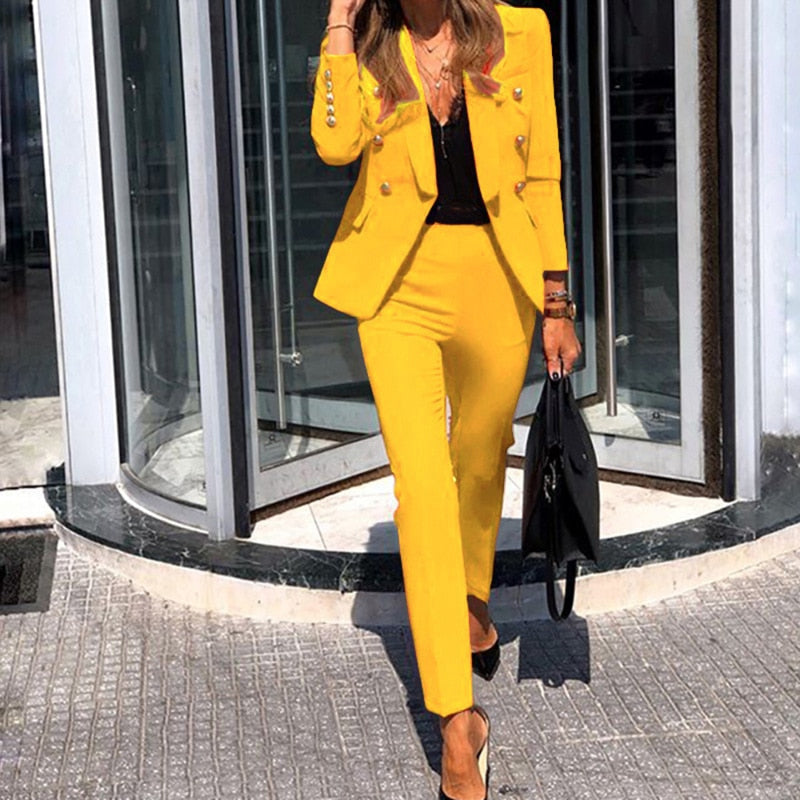 Ensemble Blazer Ajusté et Pantalon Cigarette