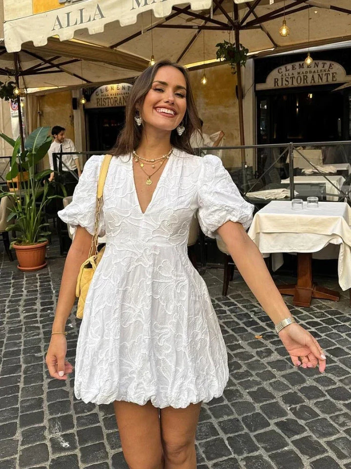 Robe Courte Brodée à Col V et Manches Bouffantes