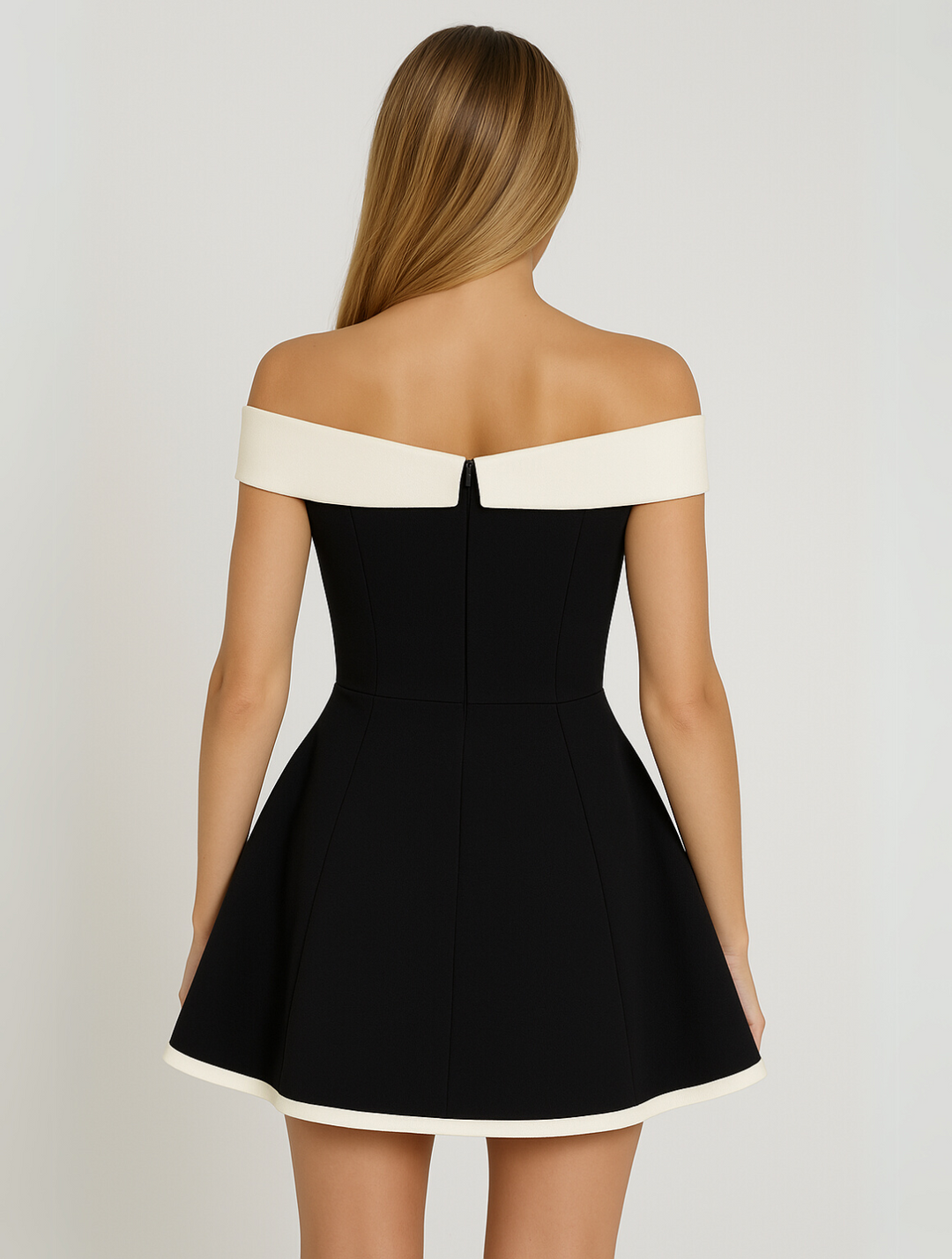 Robe Courte Évasée Bardot à Encolure Contrastée