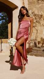 Robe Longue Satinée à Fente Latérale et Bretelles Fines
