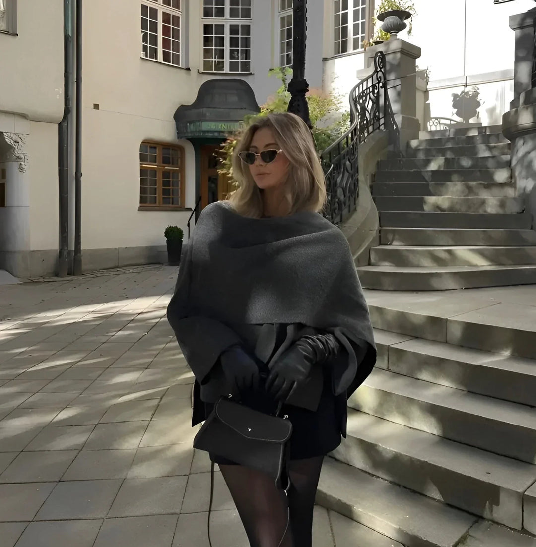 Poncho Drapé à Col Haut en Maille