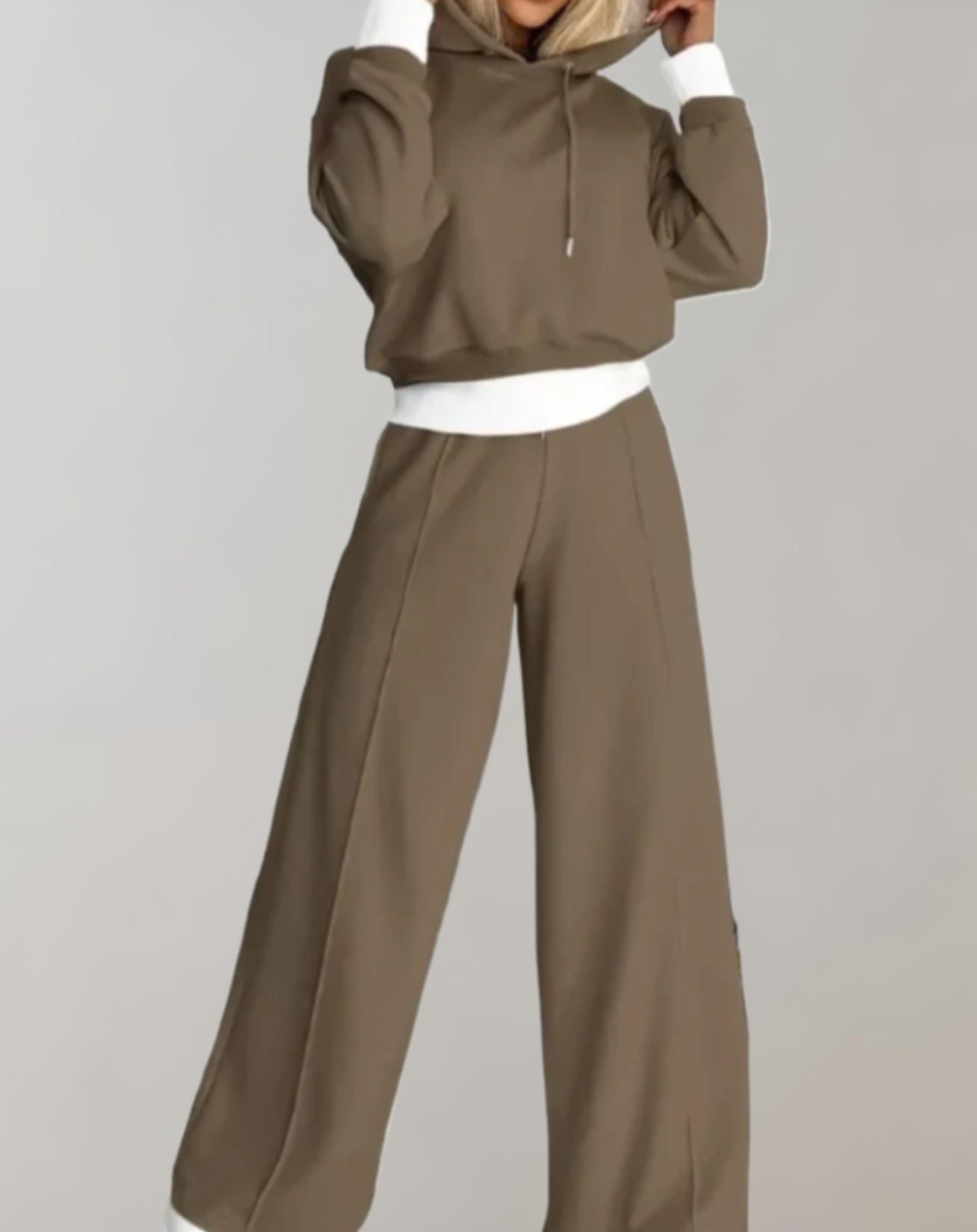 Ensemble Hoodie Court et Pantalon Large