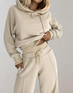 Ensemble Hoodie Court et Pantalon Large