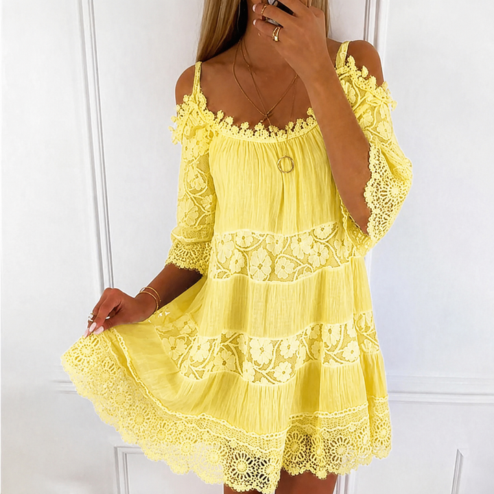 Robe Courte en Dentelle à Épaules Dégagées
