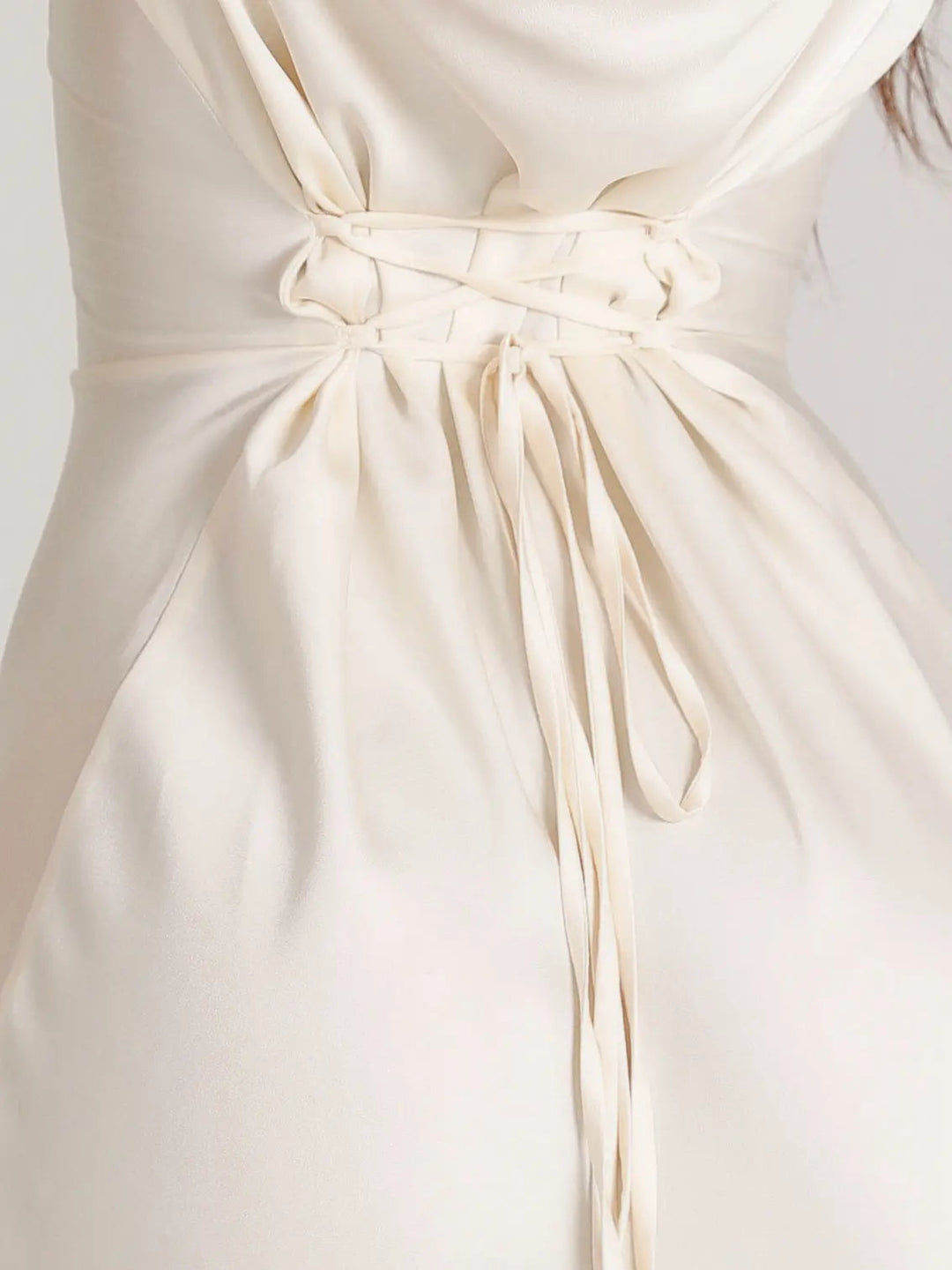 Robe Longue Ajustée à Manches Évasées