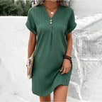Robe Courte Unie à Col V Boutonné
