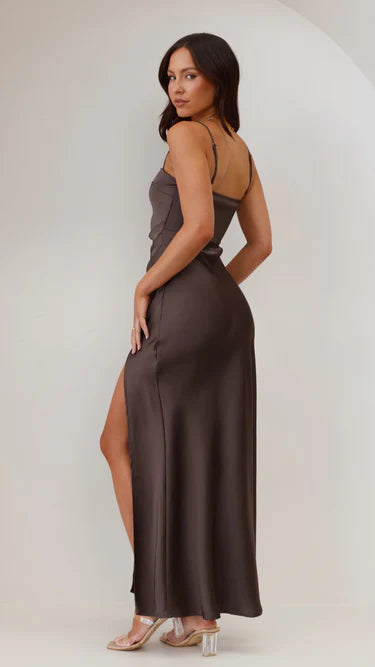 Robe Longue Satinée à Fente Latérale et Bretelles Fines