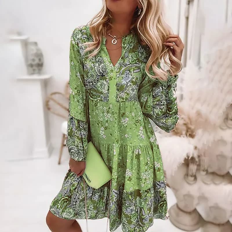 Robe Courte Fleurie à Volants et Col V Boutonné