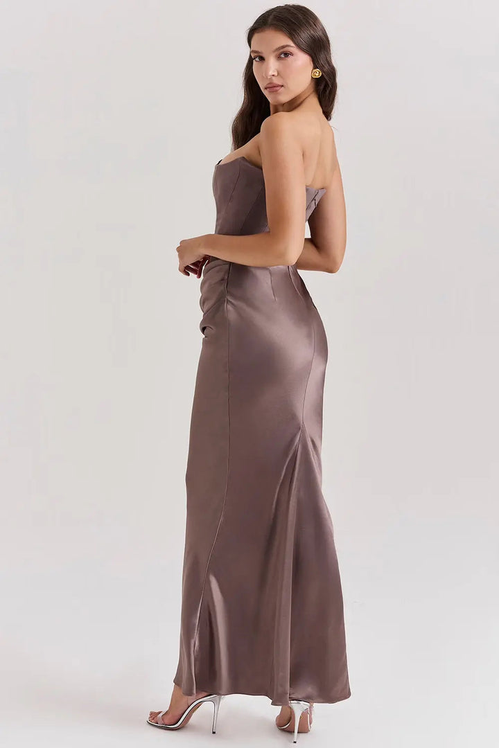 Robe Longue Bustier Drapée à Coupe Ajustée