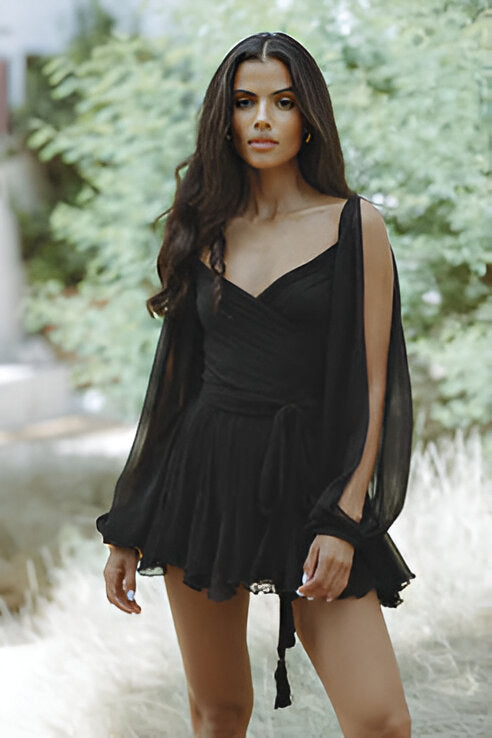 Robe Courte Plissée à Décolleté Croisé et Manches Transparentes